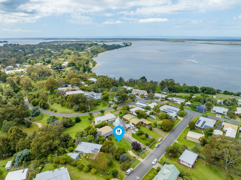 10 Hugh Street, Metung, Vic 3904 House for Sale