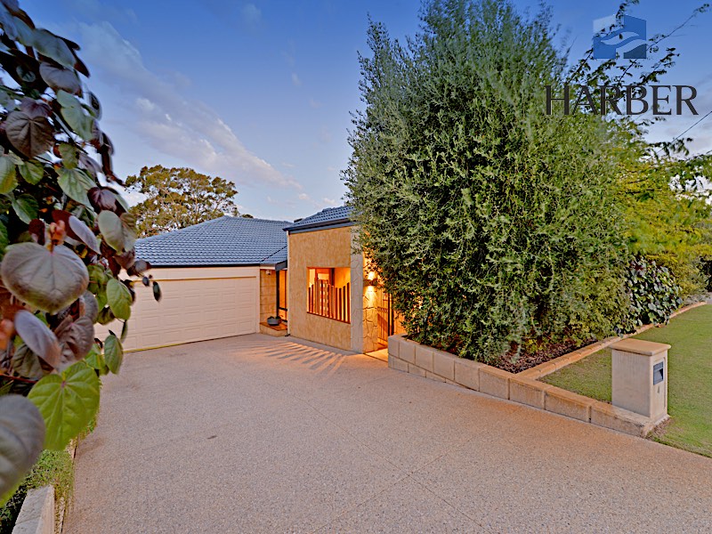 4 Bracken Court, Duncraig, WA 6023