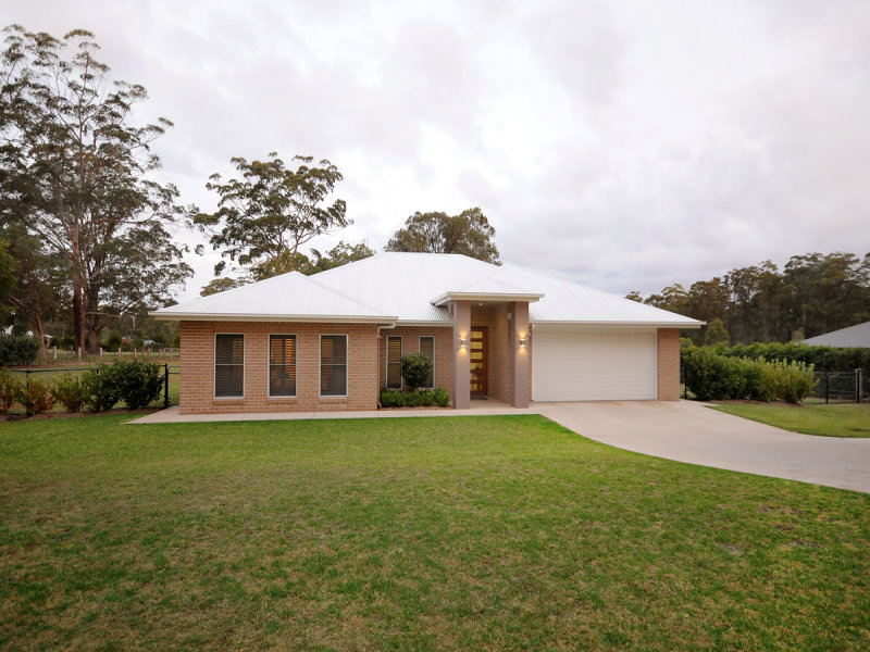 74 Penny Road, Highfields, Qld 4352 Property Details