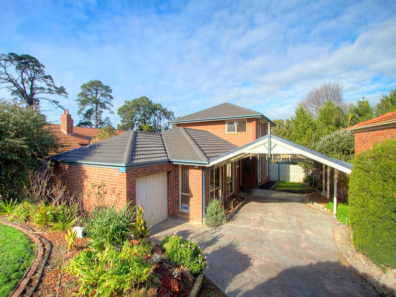 2 Clover Close, Berwick, Vic 3806 Property Details