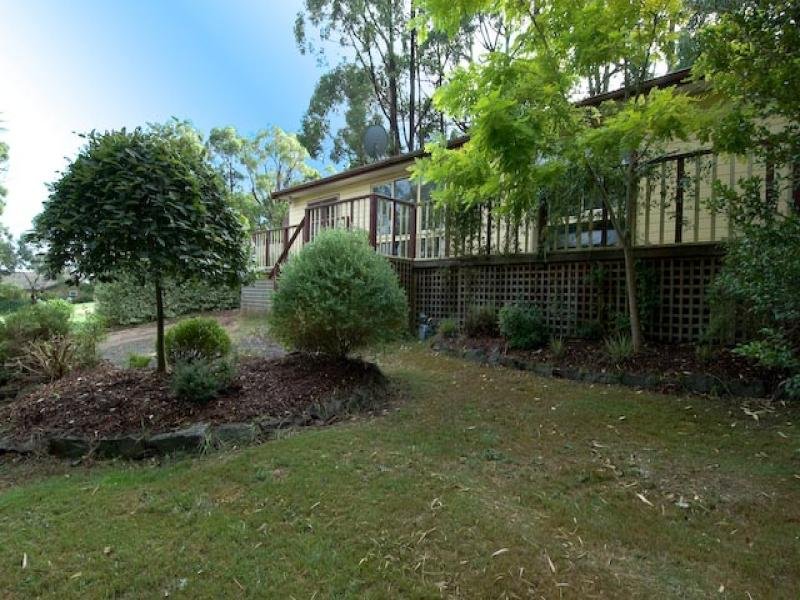 18 Devon Avenue, Cockatoo, Vic 3781 Property Details