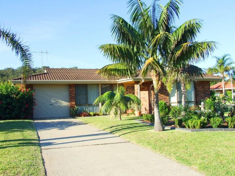 2 Honeysuckle Close, Burrill Lake, NSW 2539