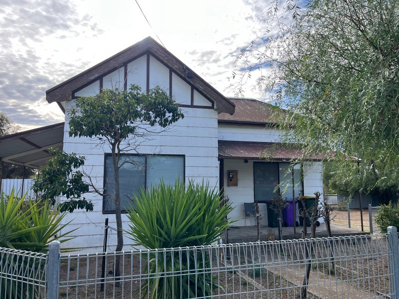 13 Charles St, Jeparit, Vic 3423 House for Sale