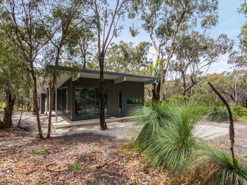 105 Boundary Road, Aireys Inlet, VIC 3231