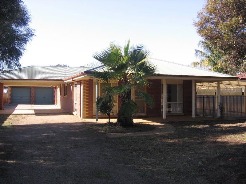 92 Woods Road, Yarrawonga, Vic 3730 Property Details