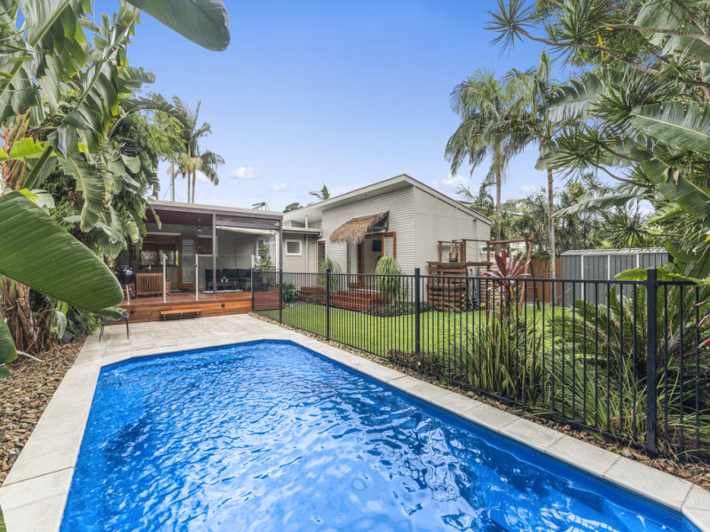 8 Amboina Avenue, Palm Beach, QLD 4221 - realestate.com.au