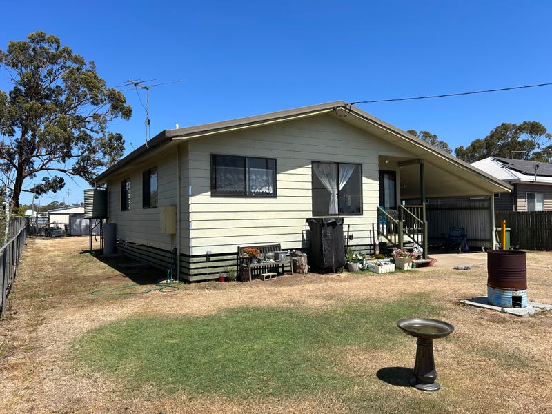 15 Wilkie Street, Oakey, Qld 4401 Property Details