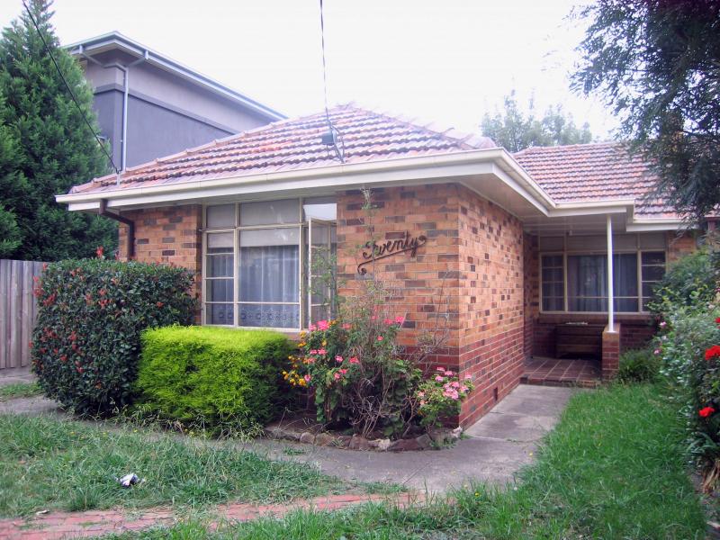 20 DUNDAS ST, Thornbury, Vic 3071 Property Details