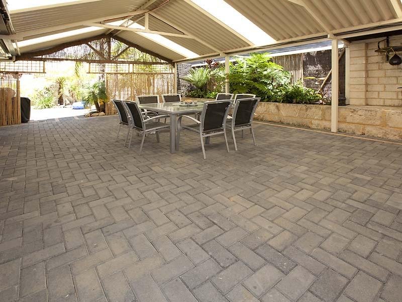 17 Holyrood Close, Orelia, WA 6167