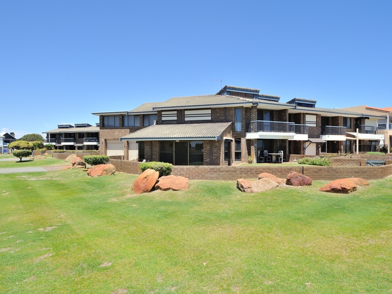 9/16 Arcadia Drive, Shoalwater, WA 6169