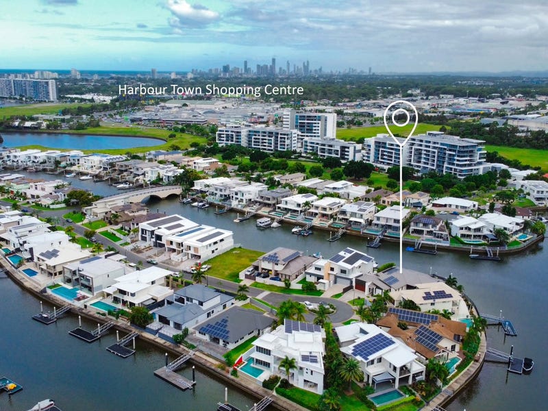 18 Middle Quay Drive, Biggera Waters, QLD 4216