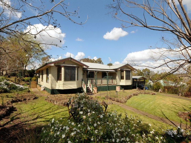 8 Schloss Court, Gowrie Junction, QLD 4352