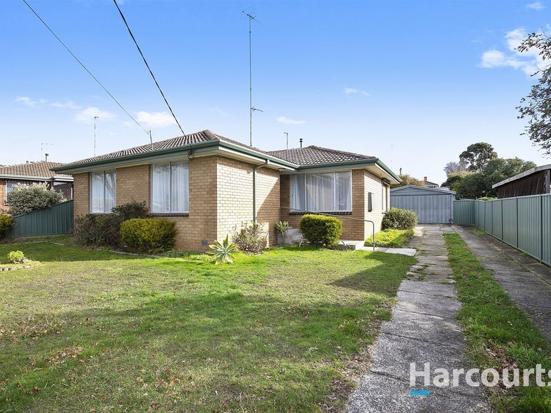 11 Carpenter Street, Wendouree, VIC 3355