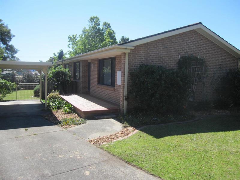 37 Yeovil Drive, Bomaderry, NSW 2541