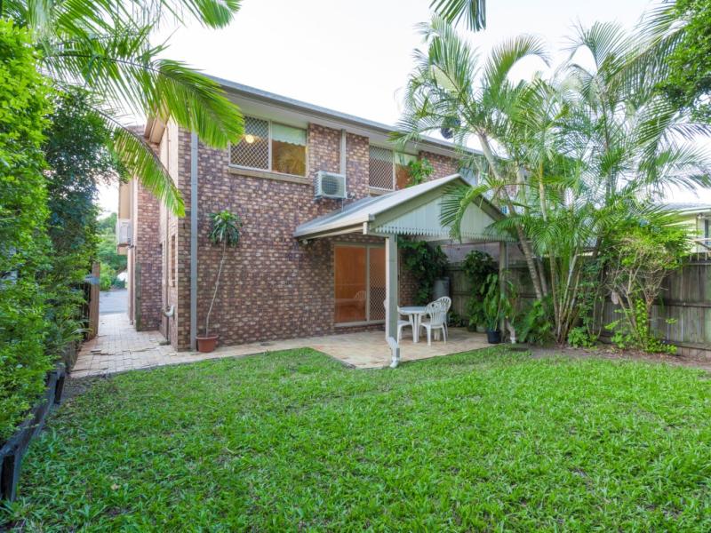 1/106 Mackay St, Coorparoo, Qld 4151 Property Details