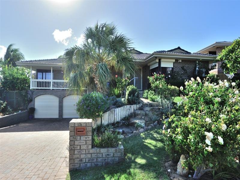 28 Oaklands Avenue, Halls Head, WA 6210