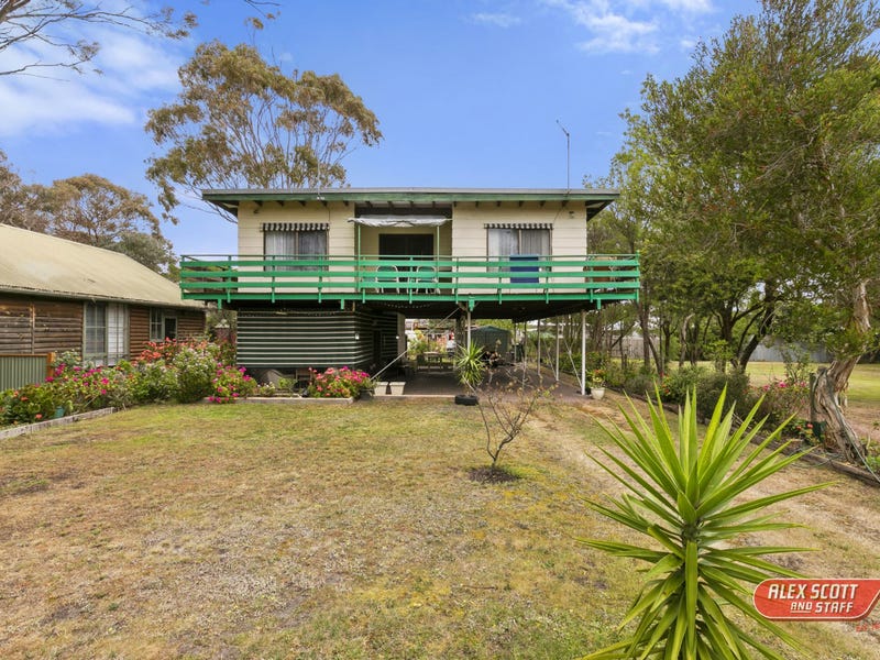 33 PHILLIP STREET, Cowes, Vic 3922 Property Details