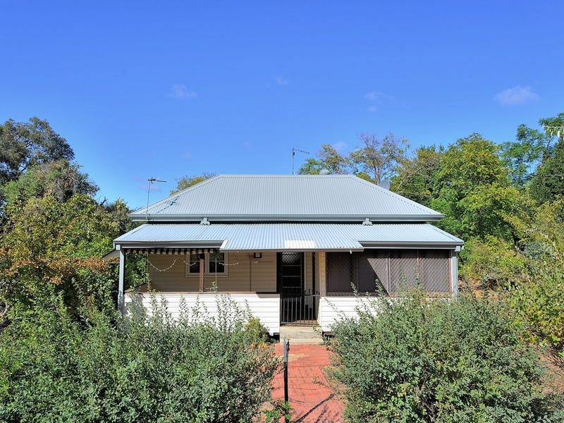 11 Wade Street, Wooroloo, WA 6558