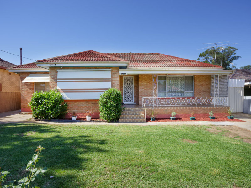 12 Bruce Street, Tolland, NSW 2650 Property Details