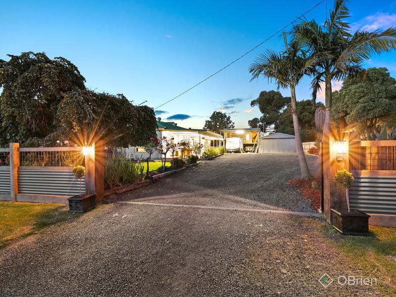 202 Toomuc Valley Road, Pakenham, Vic 3810 Property Details