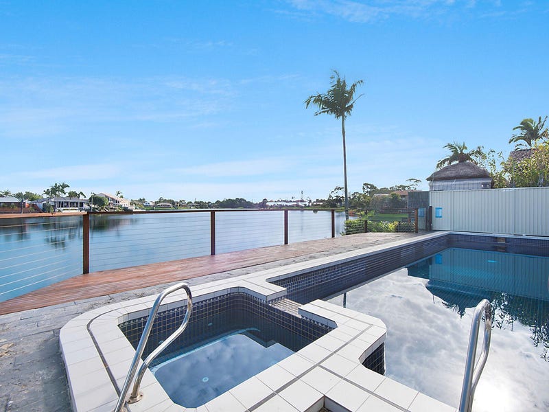 31 Barrier Reef Drive, Mermaid Waters, QLD 4218