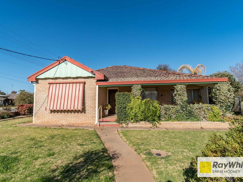 64 Waddell Street, Canowindra, NSW 2804 Property Details