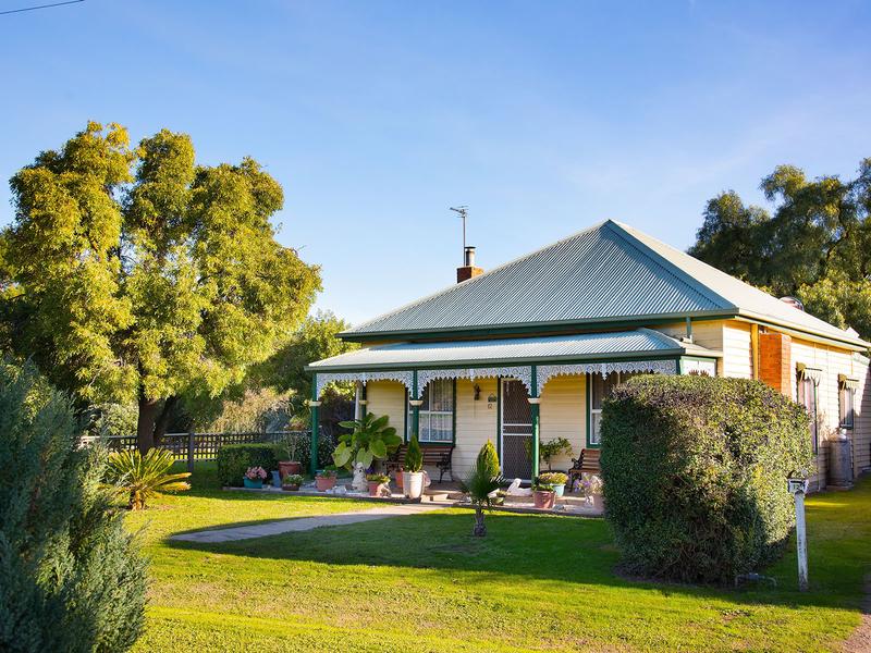 12 Church Street, Newstead, Vic 3462