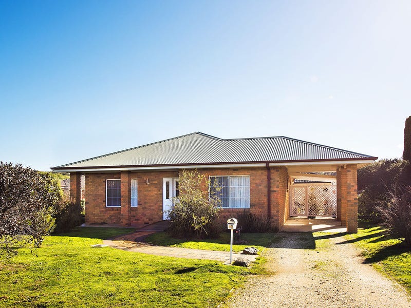 65 Brown Street, Castlemaine, Vic 3450 Property Details