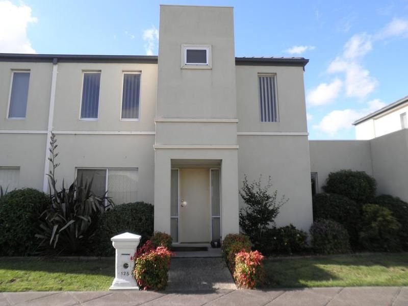 125 Sovereign Manors Cres, Rowville, VIC 3178