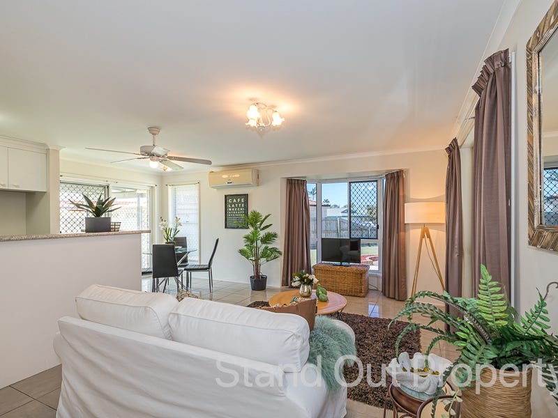 2/11 Eltham Place, Sandstone Point, QLD 4511