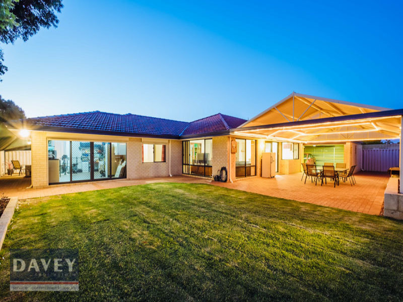 24 Curtin Road, Marangaroo, WA 6064