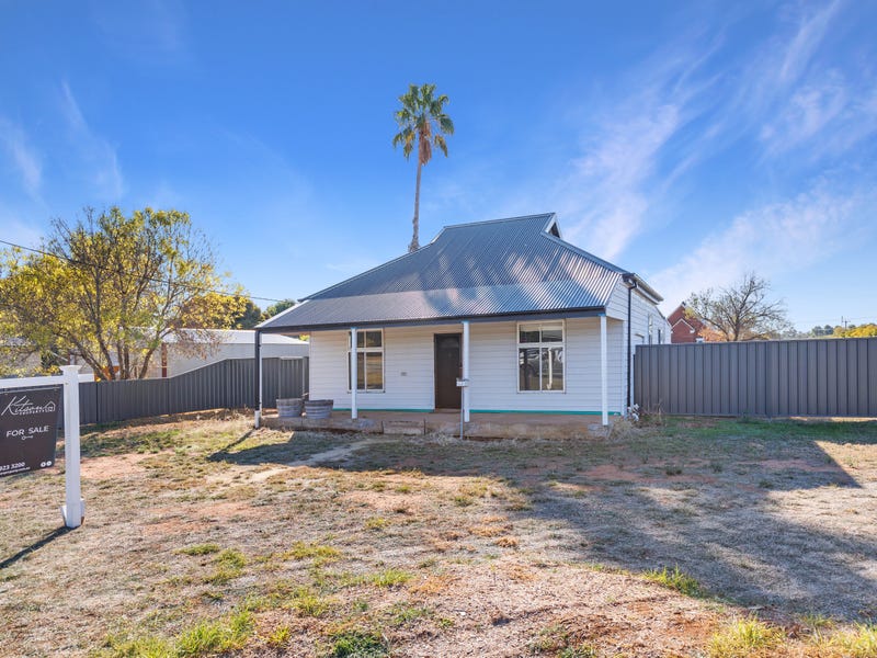 42 Loch Street, Ganmain, NSW 2702 Property Details