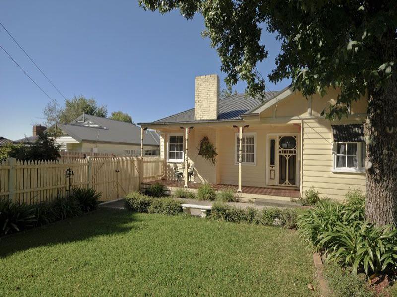 52A Stirling Road, Croydon, Vic 3136 Property Details