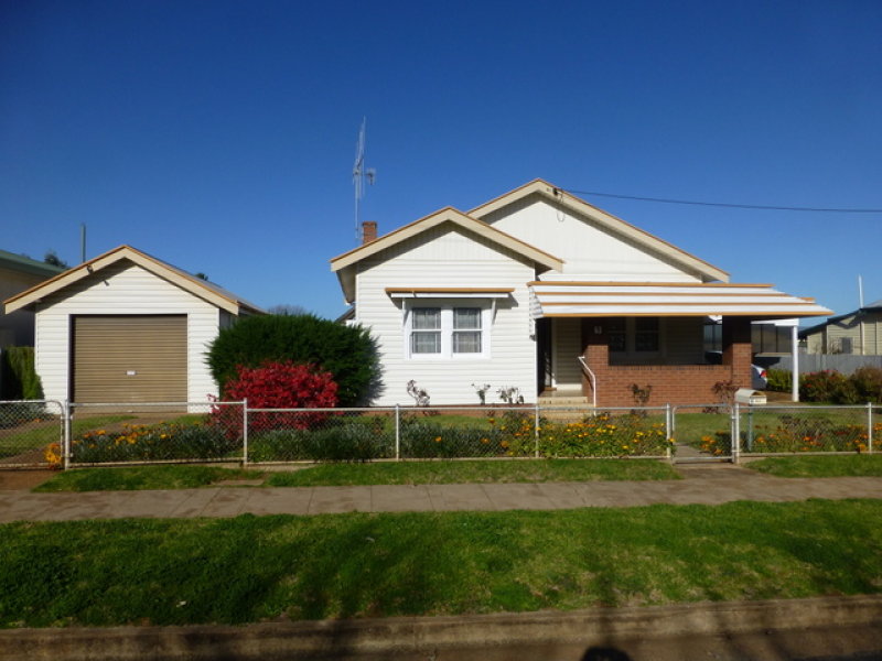 9 Armstrong Street, Parkes, NSW 2870