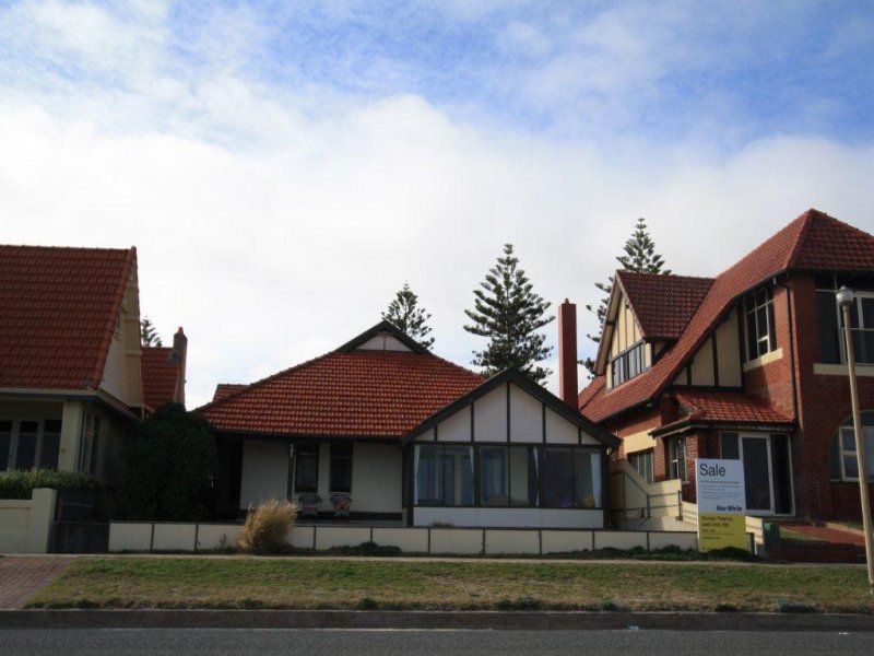 131 Esplanade, Henley Beach South, SA 5022