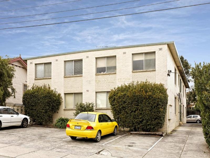 2/15 Woodvale Close, Essendon, Vic 3040 Property Details