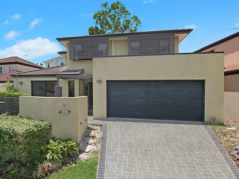 19 Estate Place, Holland Park West, Qld 4121