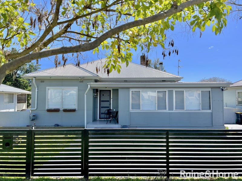 37 Currawong Street, Young, NSW 2594 Property Details