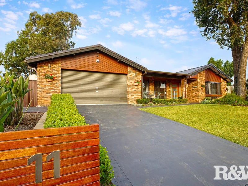 11 Kingfisher Way, St Clair, NSW 2759
