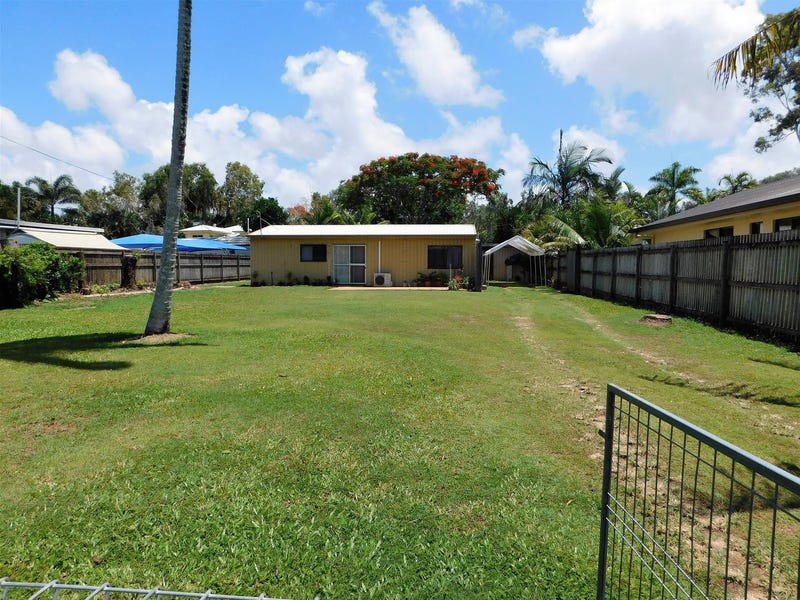 7 Crescent Street, Armstrong Beach, QLD 4737