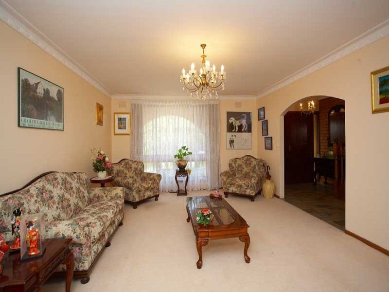 13 McIntyre Drive, Altona, Vic 3018 Property Details