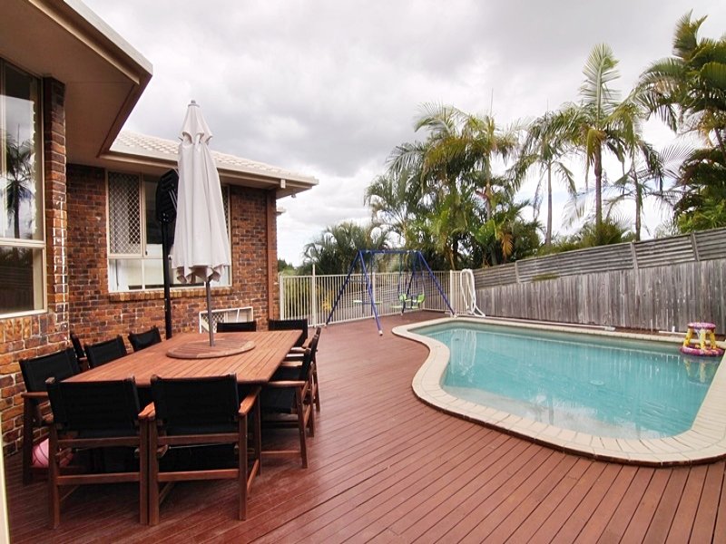 56 Armstrong Way, Highland Park, QLD 4211