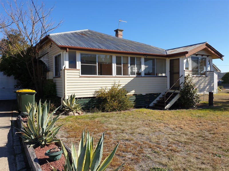 10 Lane Street, Stanthorpe, Qld 4380 House for Sale