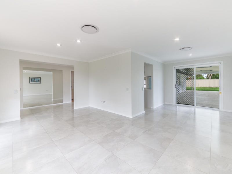 128 Barrier Reef Drive, Mermaid Waters, QLD 4218