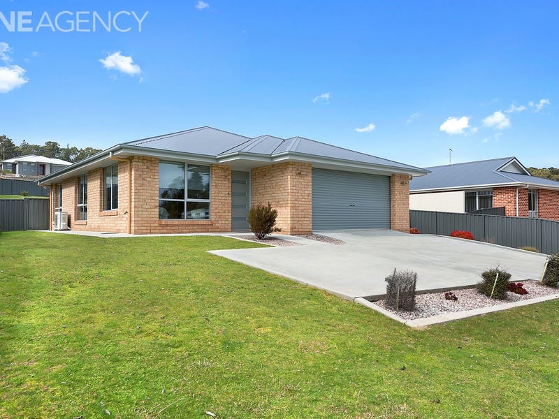 32 Street, Devonport, TAS 7310