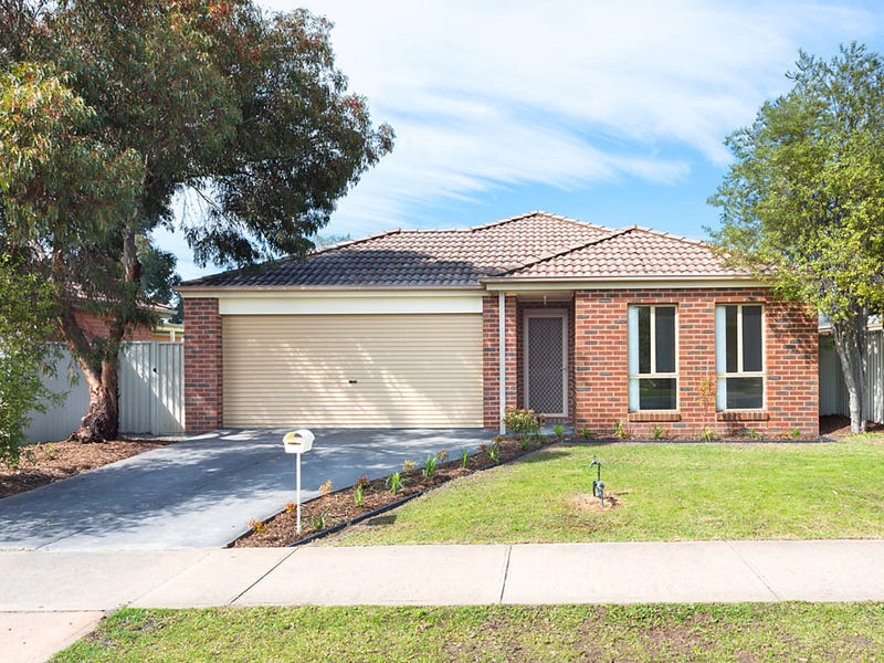 53 Oaklands Way, Pakenham, Vic 3810 - Realestate.com.au