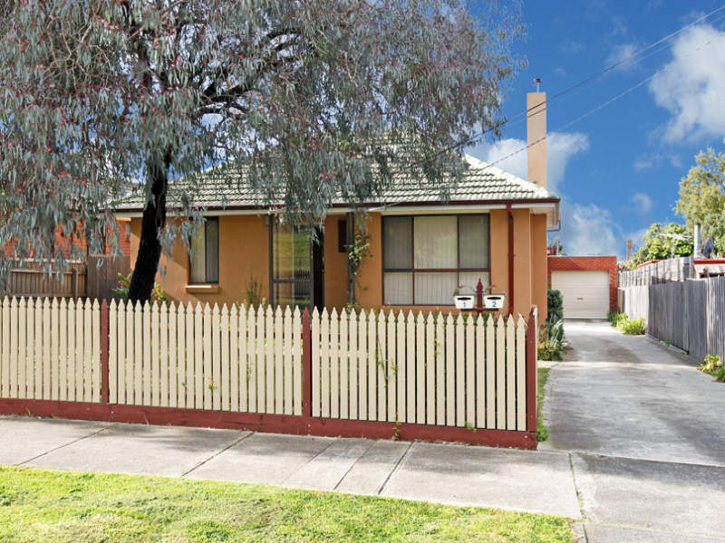 1/10 Gisborne Crescent, Reservoir, Vic 3073 Property Details