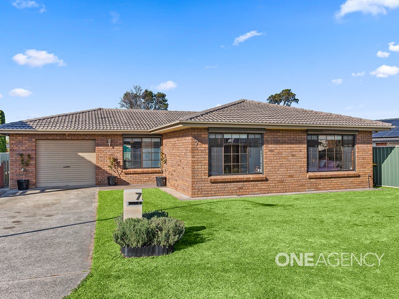 17 Norman Clark Cres, Horsley, NSW, 2530 - House Sold on 05 09 2017