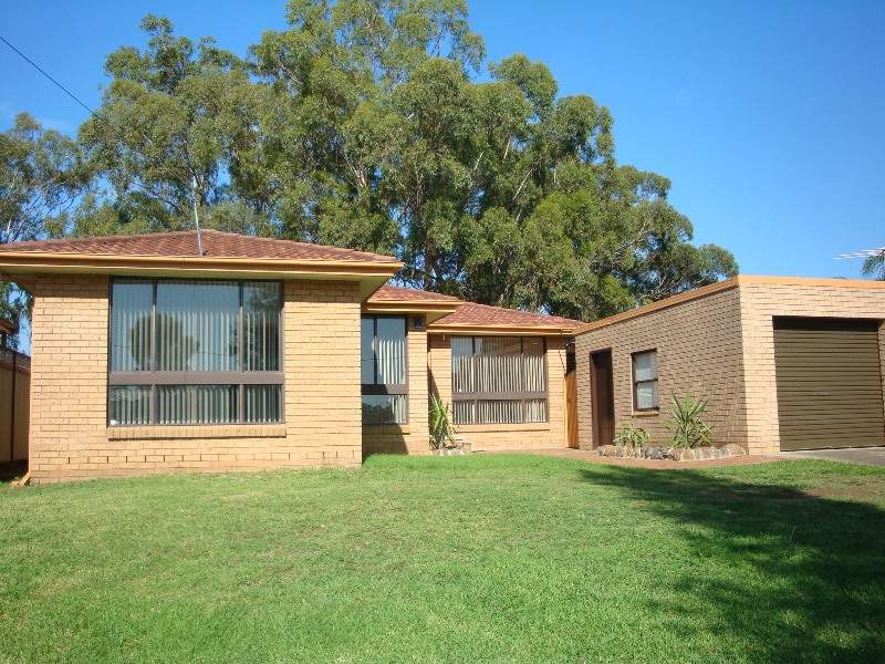 35 Moonlight Rd, Prairiewood, NSW 2176 Property Details