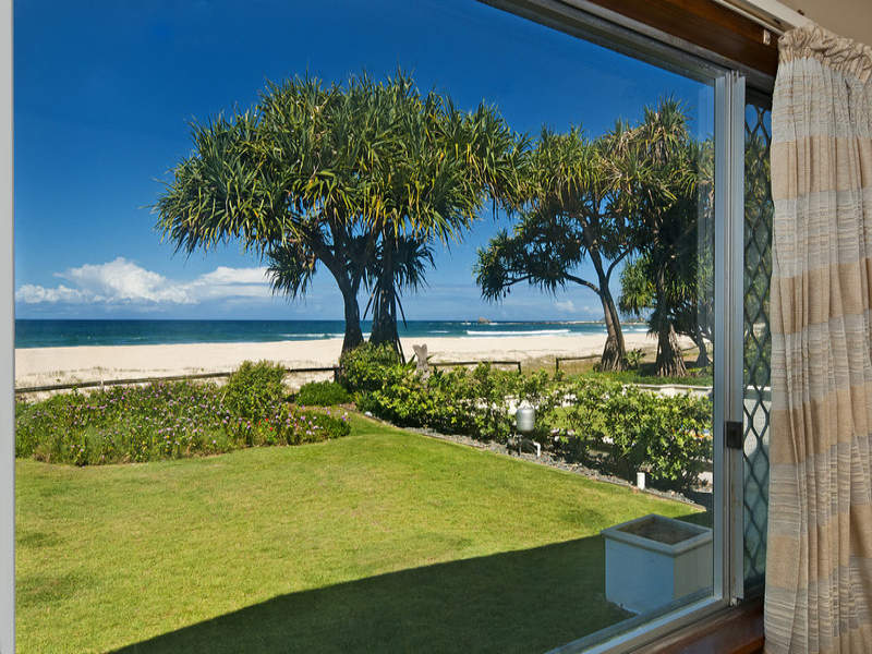 35 Jefferson Lane, Palm Beach, QLD 4221